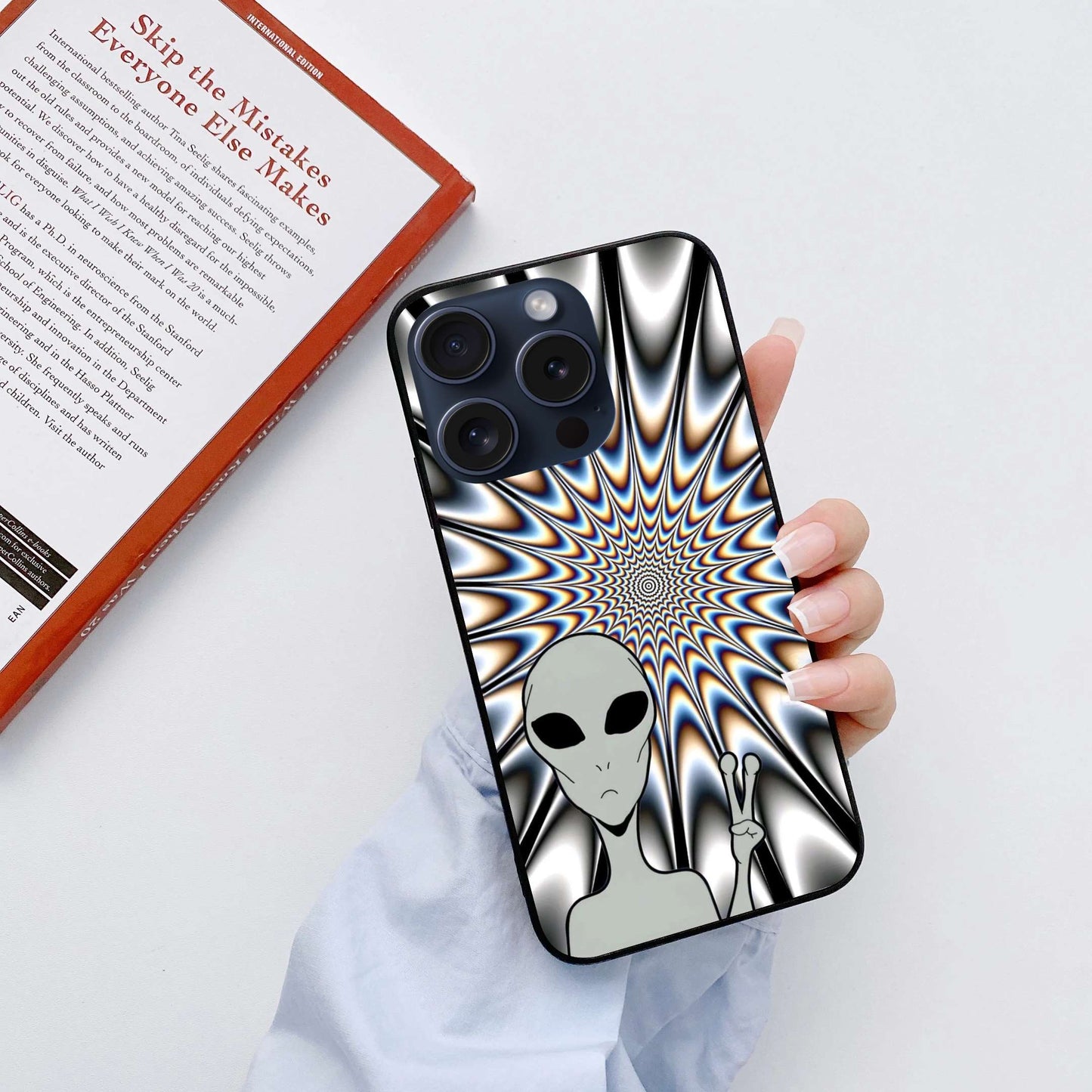 Trippy Alien Original Glass Glossy Finish Back Cover